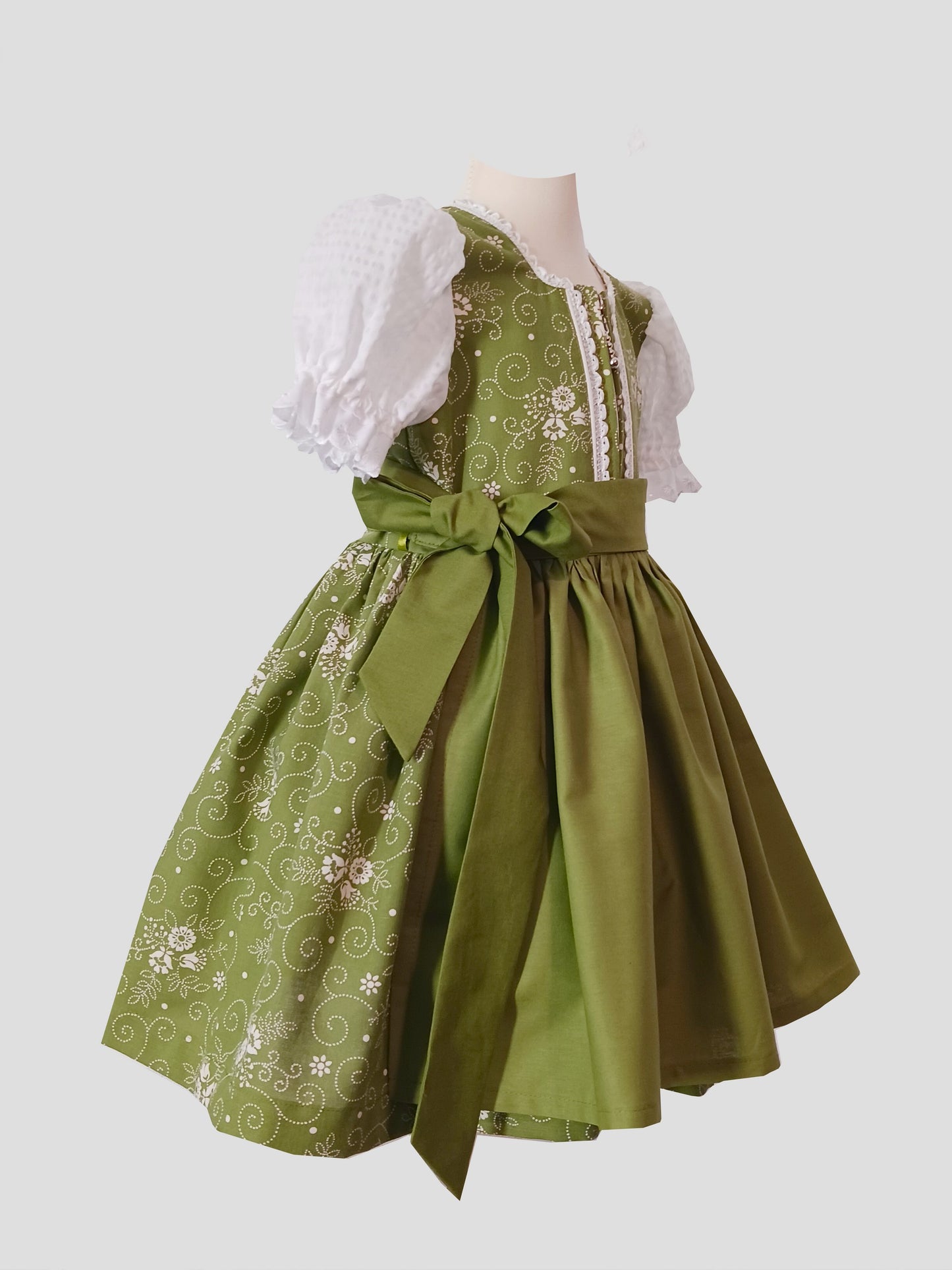 "Irina - Die Friedfertige" Babydirndl oliv grün 74/80 -  Sofortkauf!