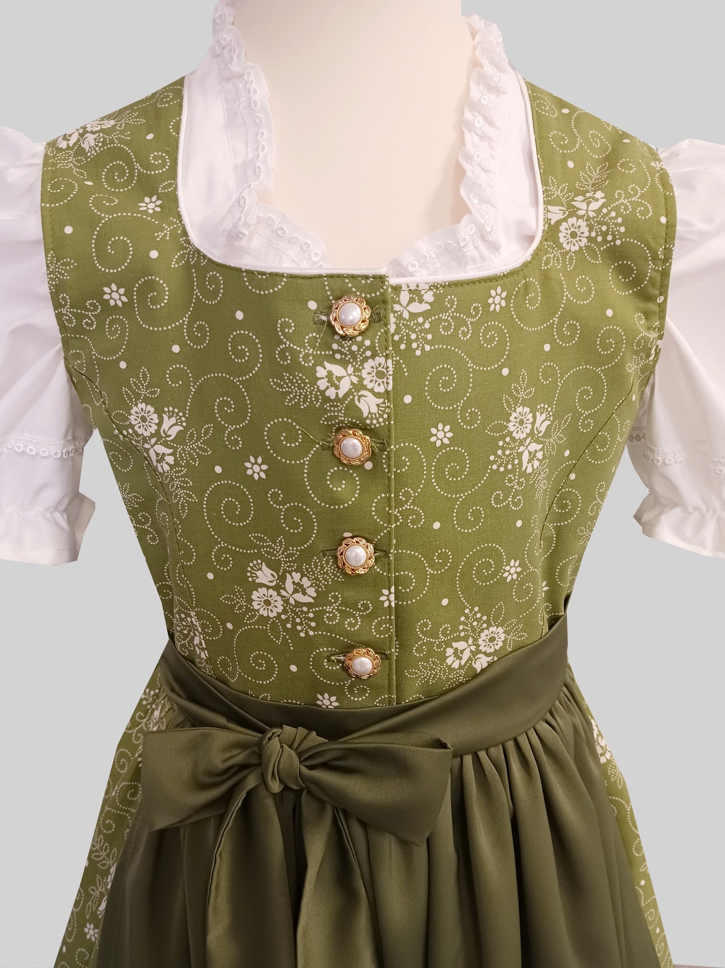 "Irina" Kinderdirndl Mädchen Dirndl grün 146 - Sofortkauf!