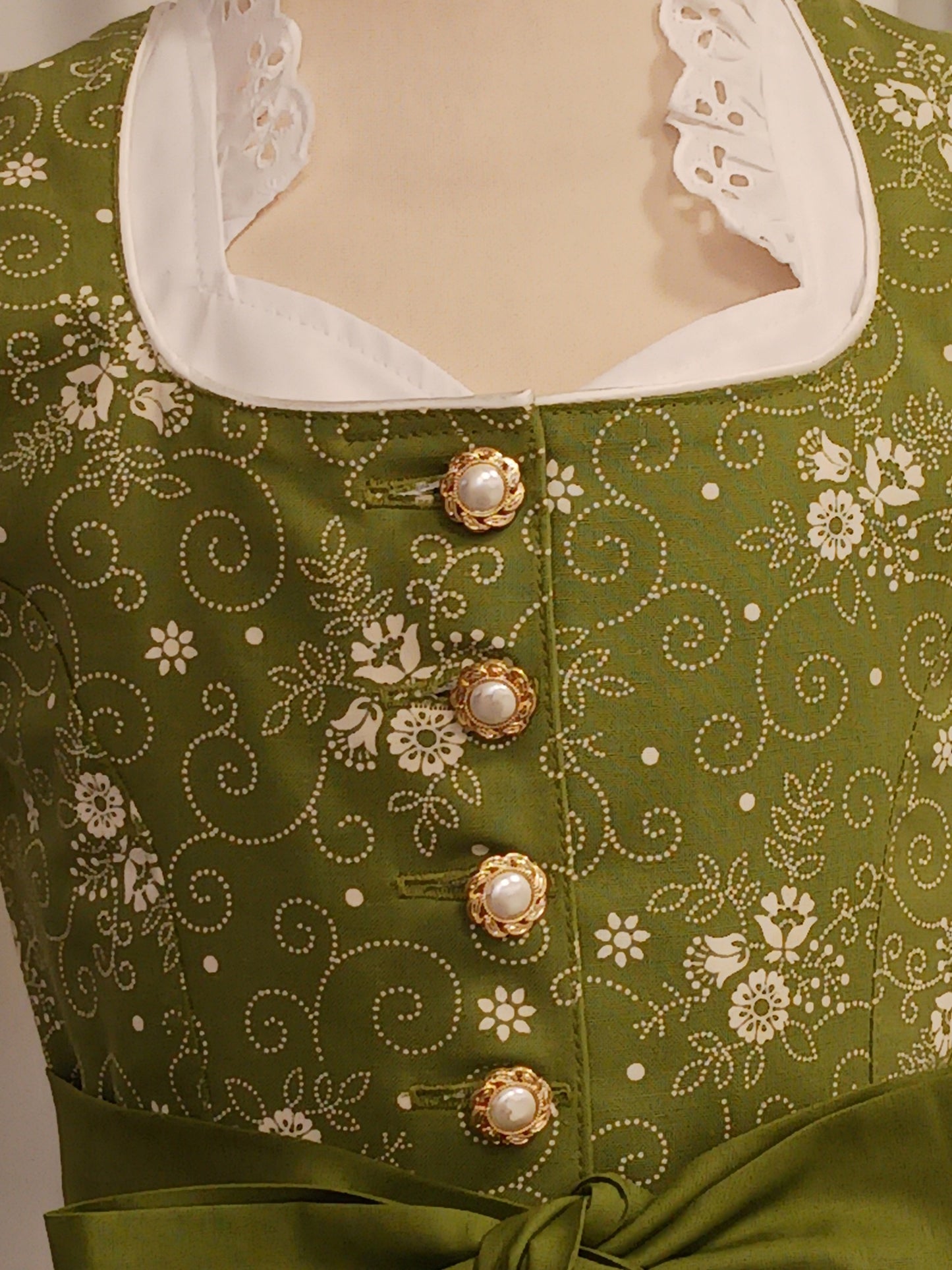"Irina" Kinderdirndl Mädchen Dirndl grün 146 - Sofortkauf!