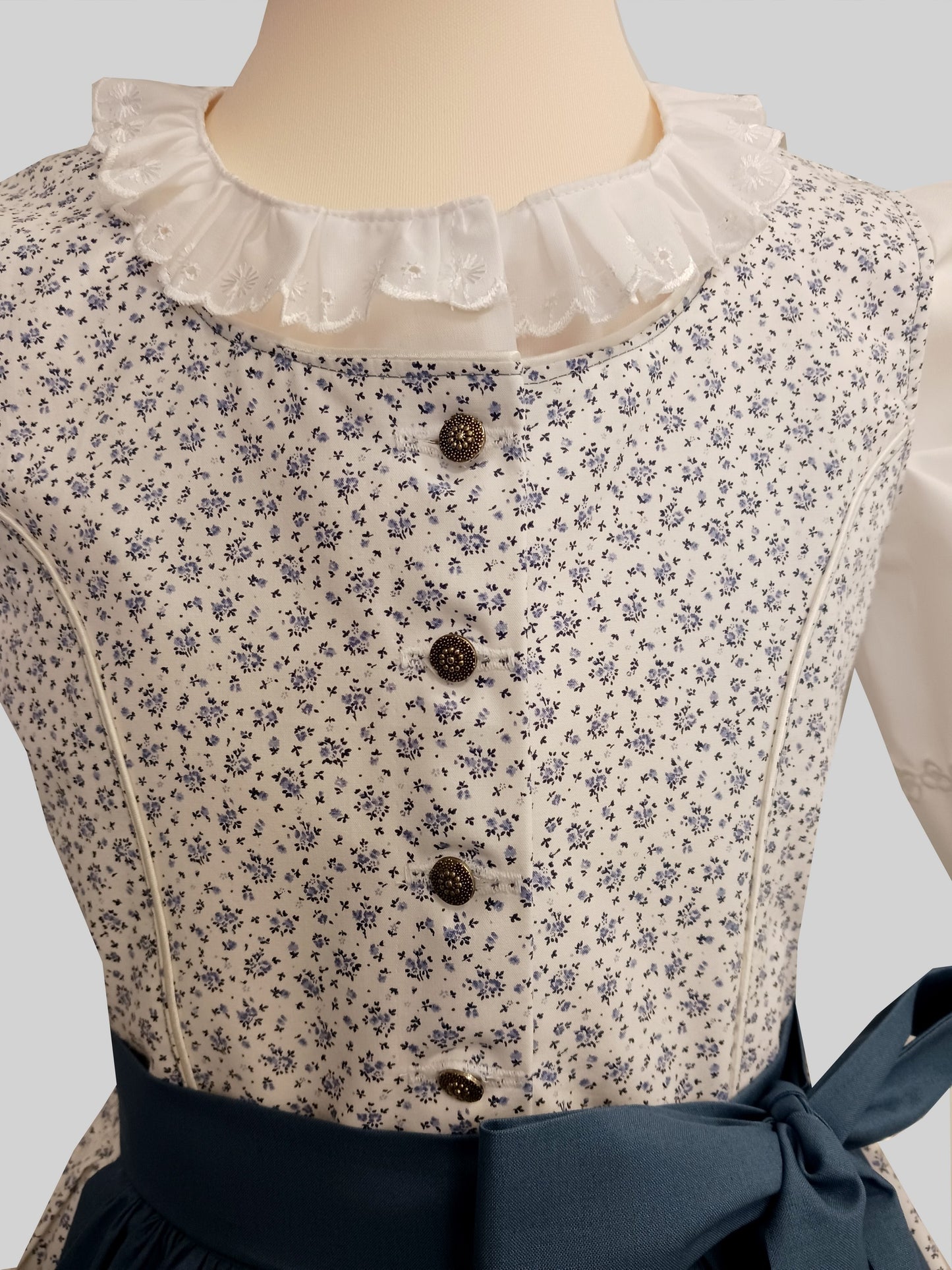 "Amanda" Kinderdirndl Mädchen Dirndl weiß blau 146 - Sofortkauf!