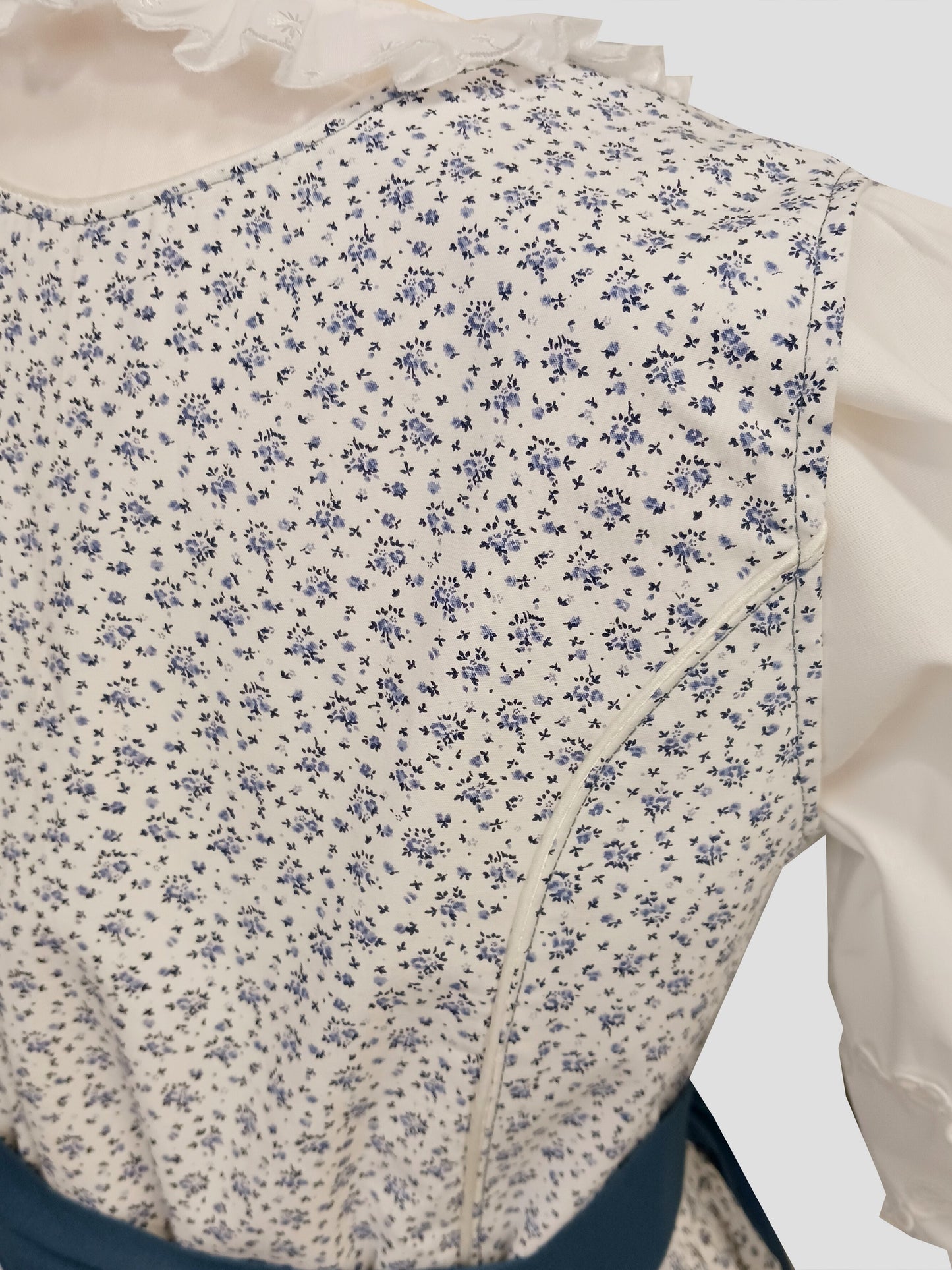 "Amanda" Kinderdirndl Mädchen Dirndl weiß blau 146 - Sofortkauf!