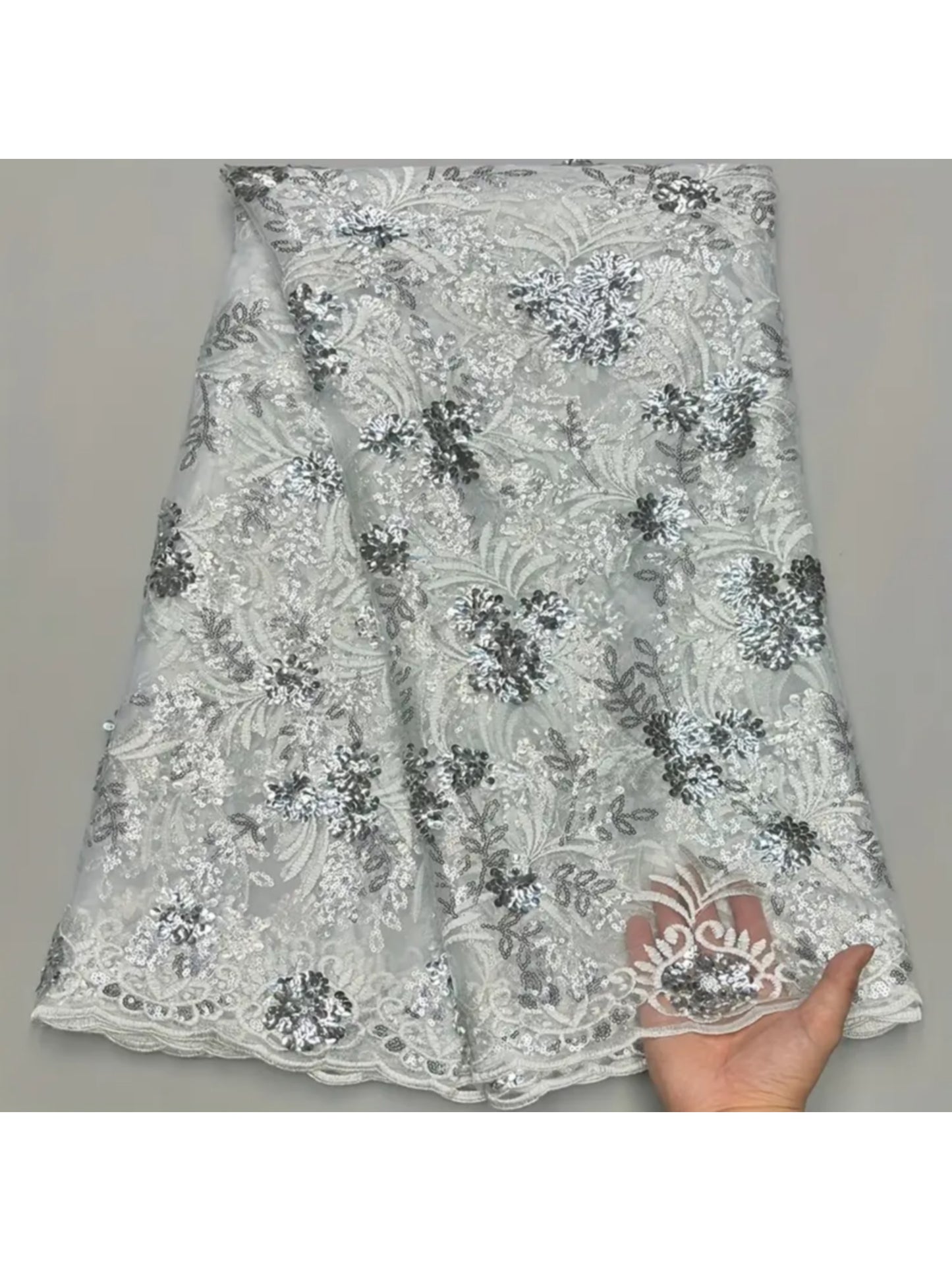 Damen Dirndlschürze franz. Spitze mit Pailletten weiß 3D silber Blüten