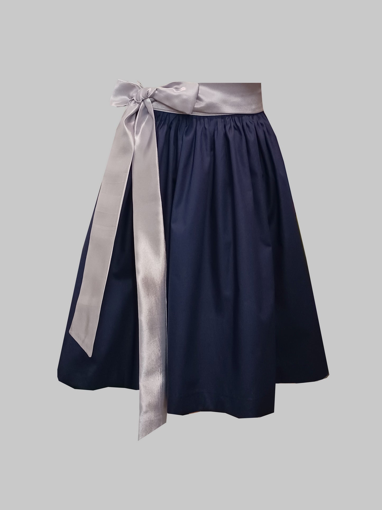Damen Dirndlschürze navy/marineblau mit Kontrastbänder aus Satin in silbergrau