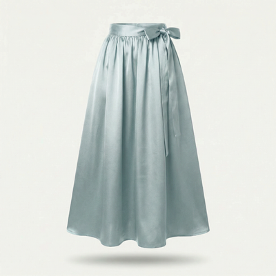 Dirndlschürze Eisblau – Royal Micro Satin