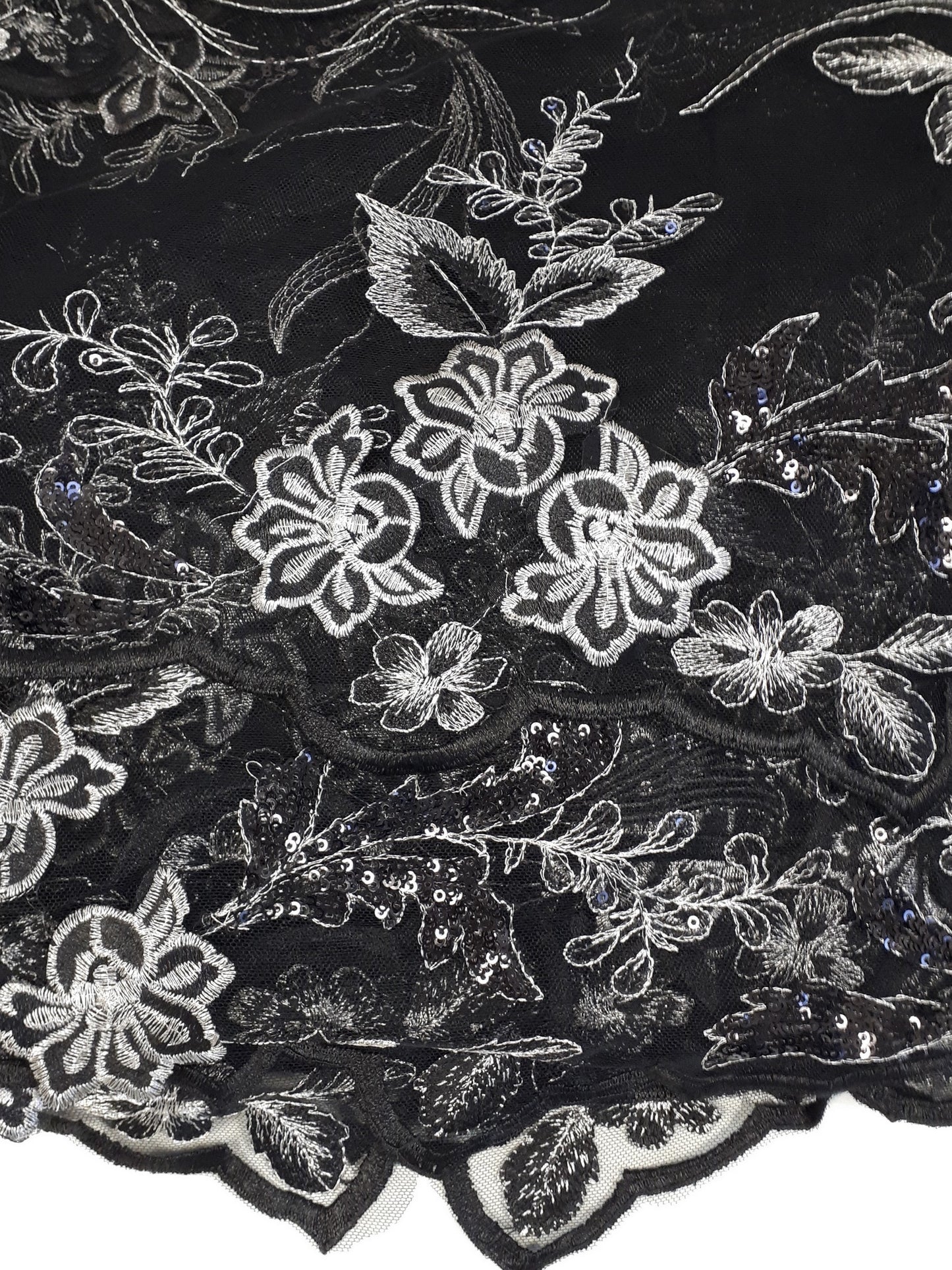 Damen Dirndlschürze "Premium-Line" Lux. Spitzen-Mesh-Stoff mit 3D Blüten-Applikation schwarz-silber