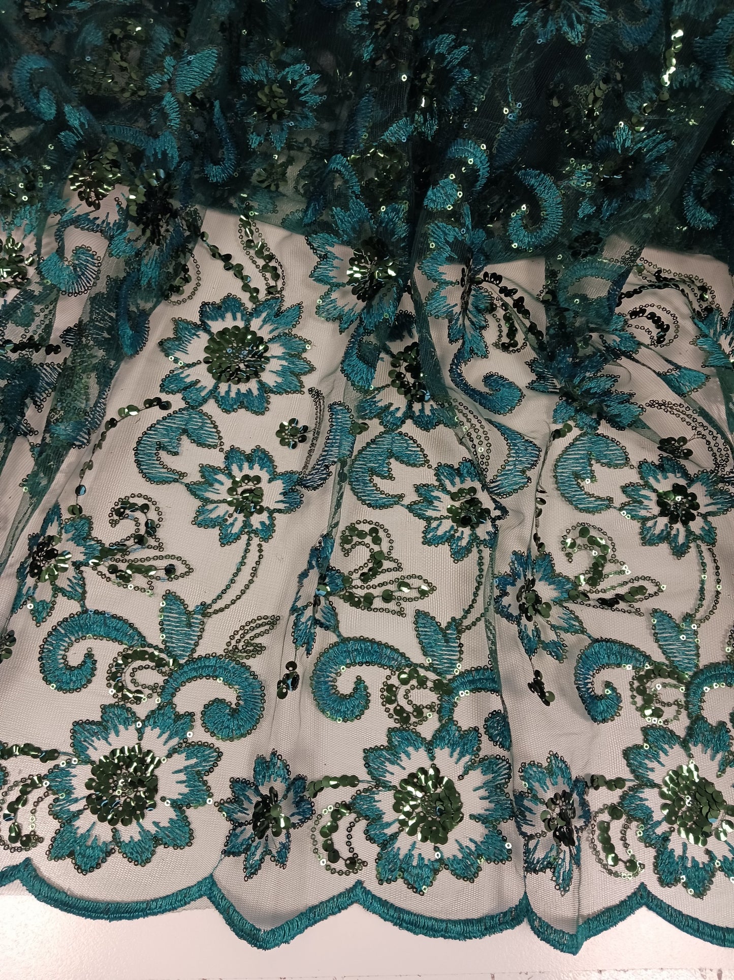 Damen Dirndlschürze Luxus Afrik. & Franz. Spitze_Pailletten_dunkelgrün