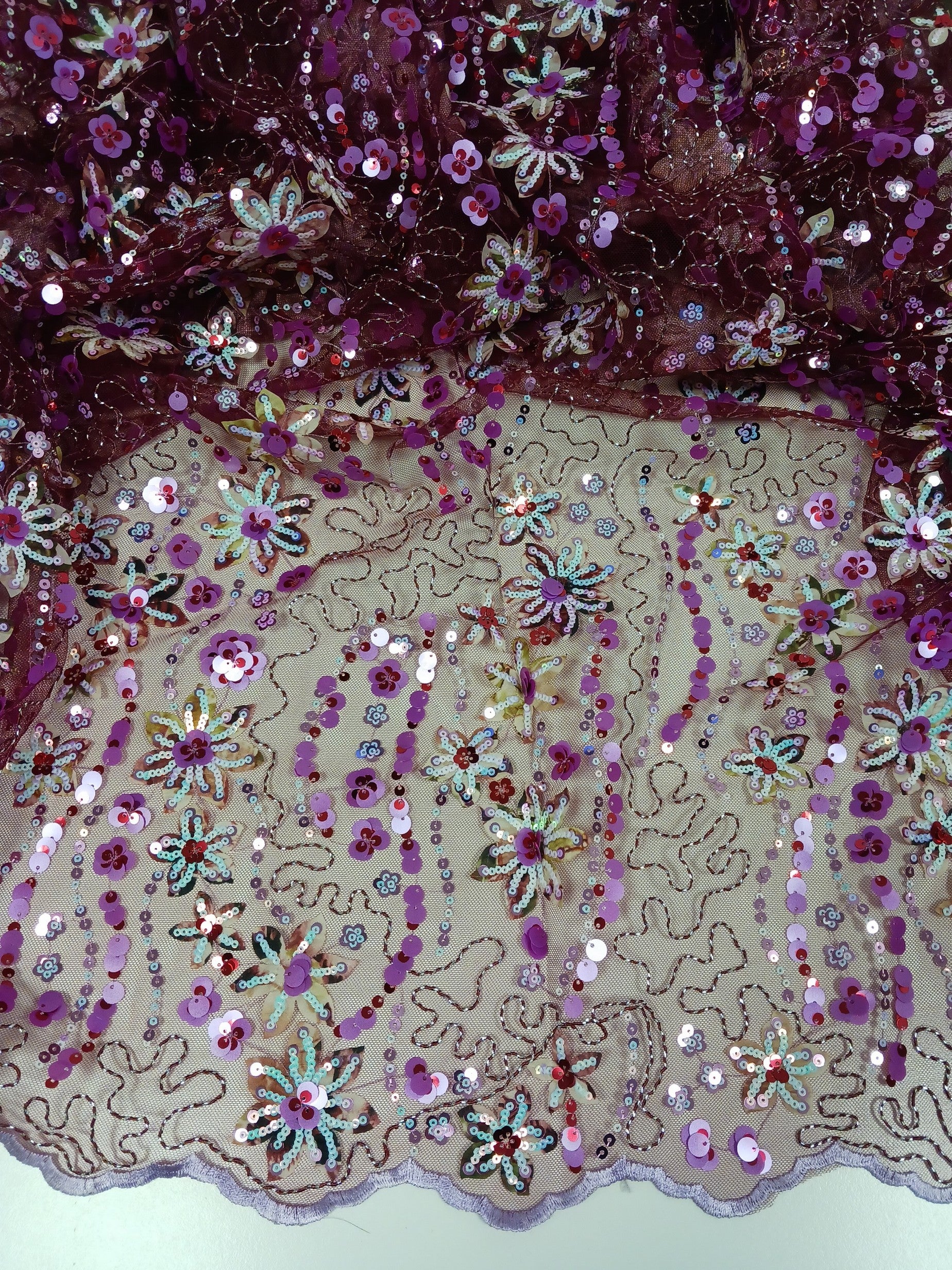 Damen Dirndlschürze  Premium-Line "Afrik.-französische Mesh-Spitze mit Pailletten" purple