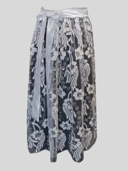 Damen Dirndlschürze franz.-afrik. Spitze mit Pailletten weiß 3D Blüten