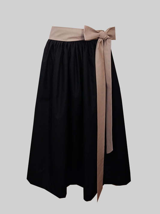 Damen Dirndlschürze Baumwolle schwarz Kontrastbänder beige L/70 > Sofortkauf