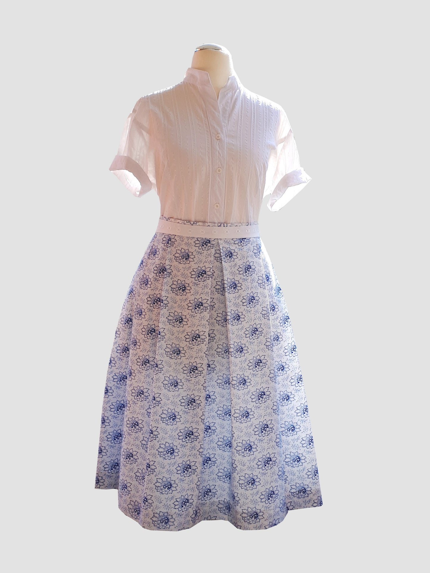 Women's traditional skirt "Charlotte" white-blue - size of your choice